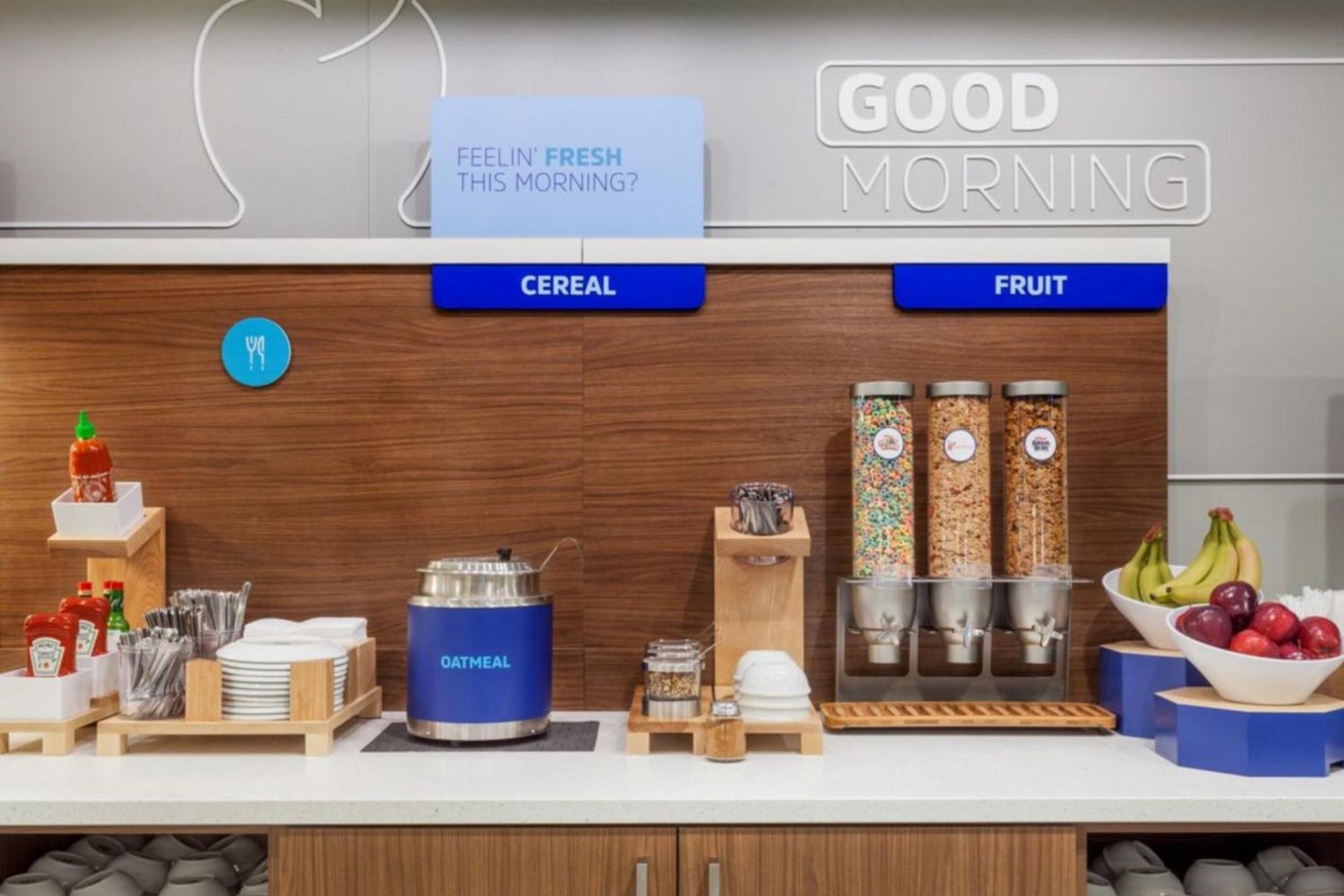 Holiday Inn Express & Suites Austin Airport East By Ihg Esterno foto