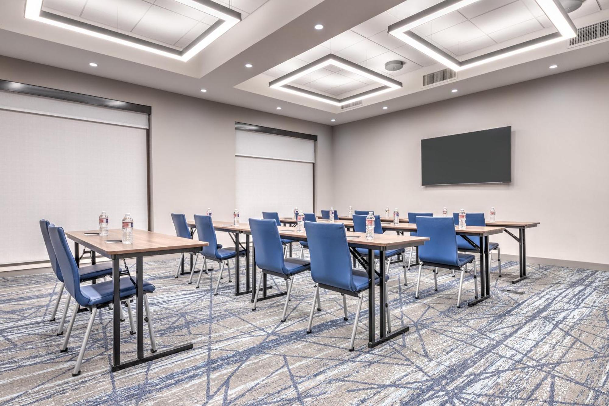 Holiday Inn Express & Suites Austin Airport East By Ihg Esterno foto