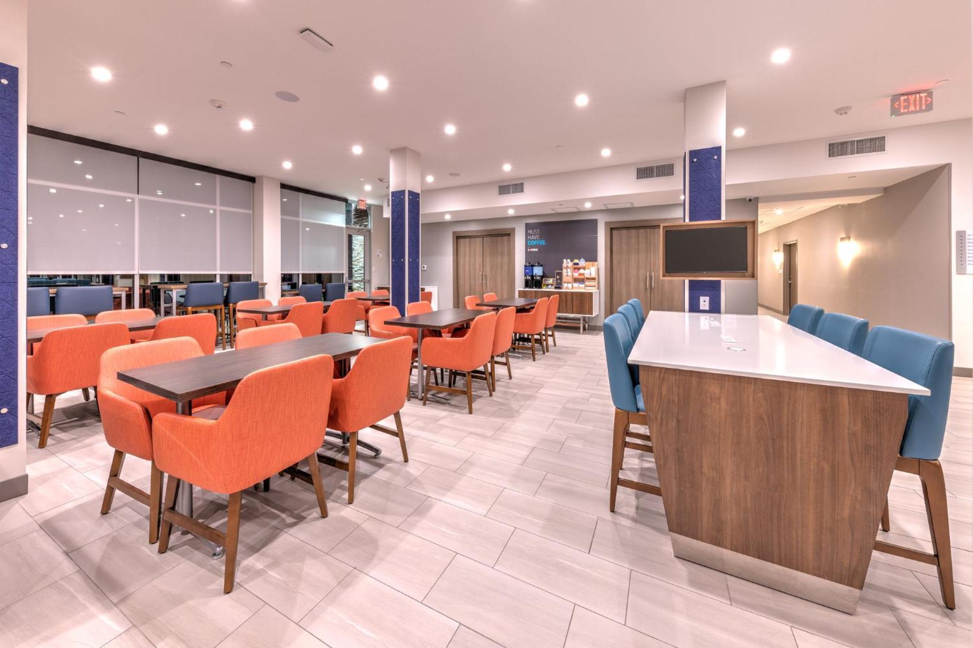 Holiday Inn Express & Suites Austin Airport East By Ihg Esterno foto