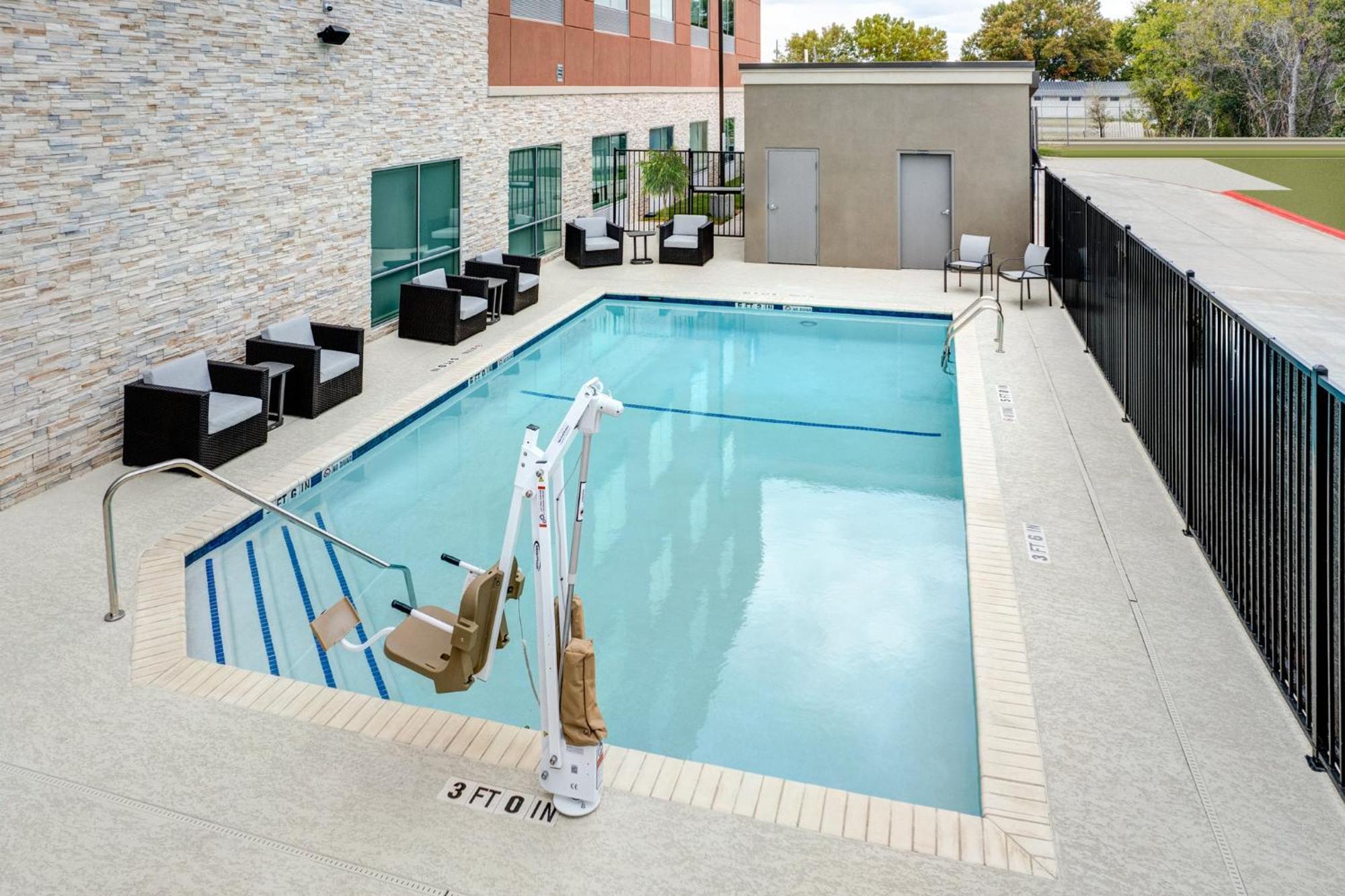 Holiday Inn Express & Suites Austin Airport East By Ihg Esterno foto