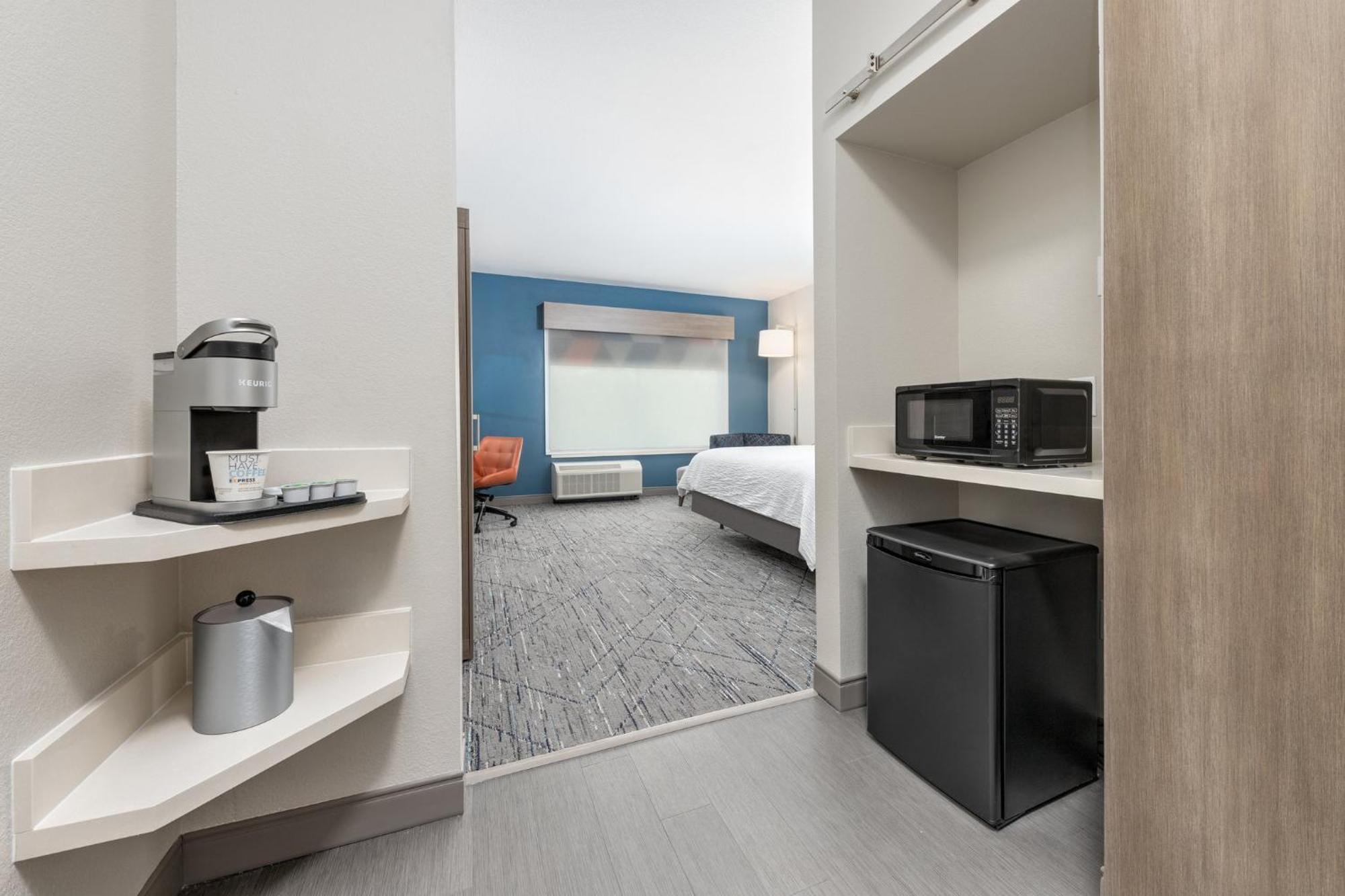 Holiday Inn Express & Suites Austin Airport East By Ihg Esterno foto