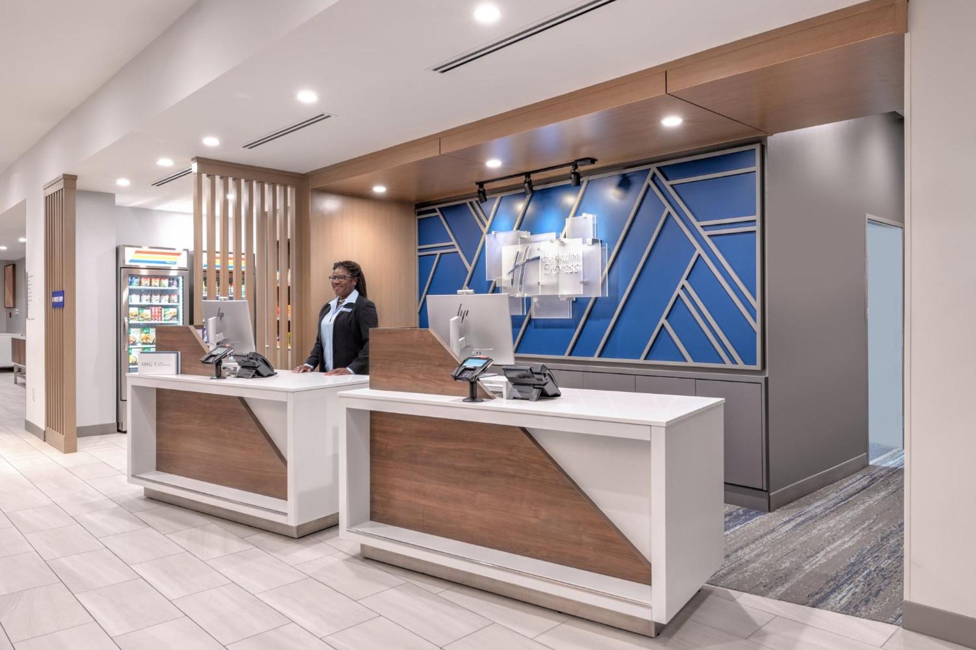 Holiday Inn Express & Suites Austin Airport East By Ihg Esterno foto