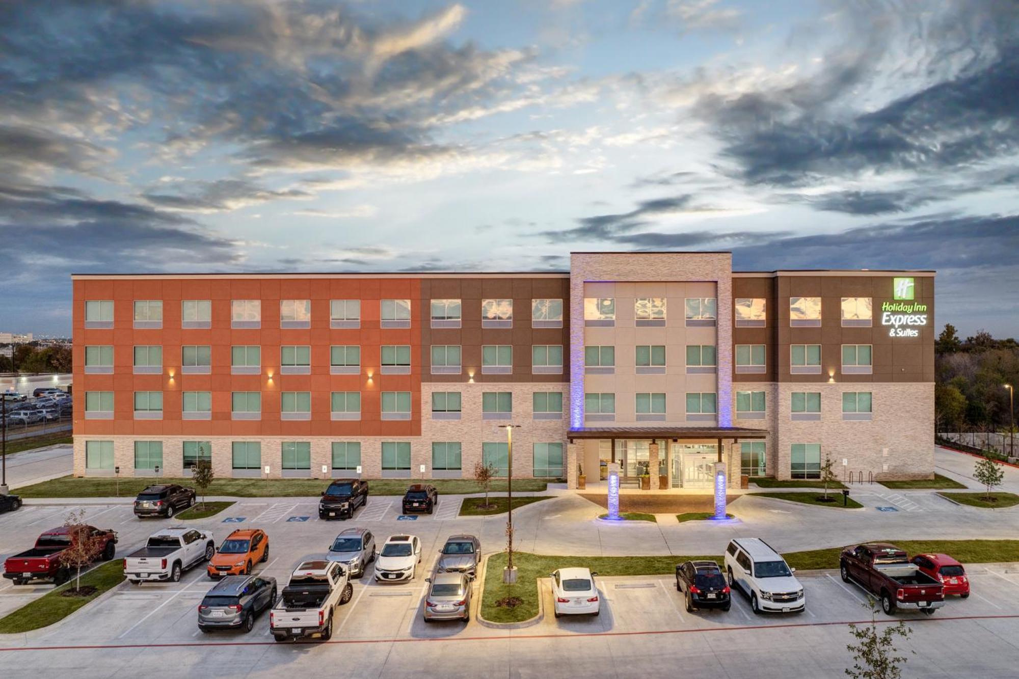 Holiday Inn Express & Suites Austin Airport East By Ihg Esterno foto