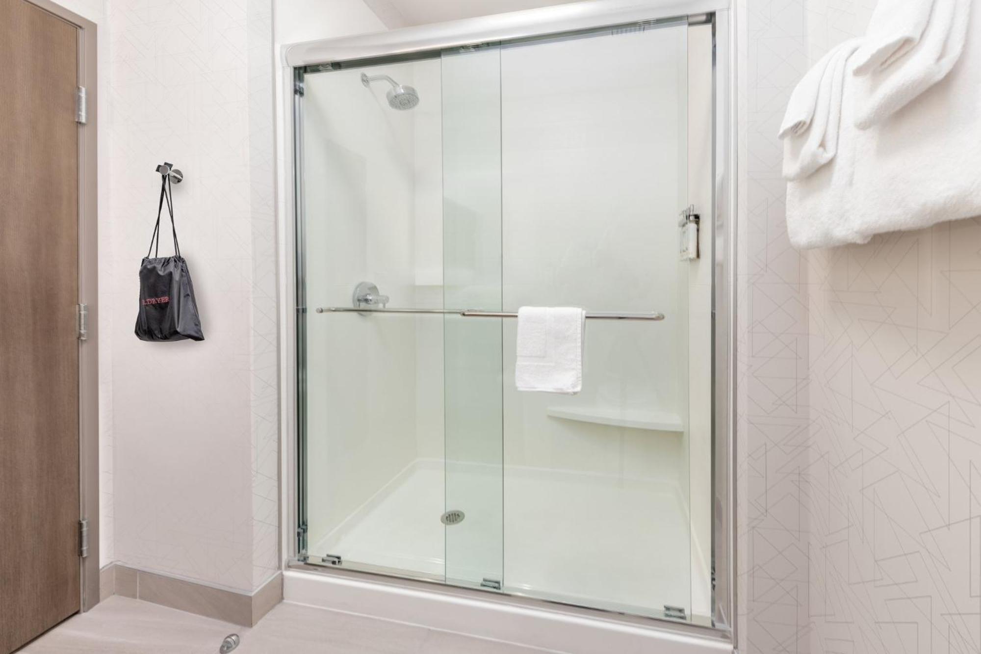 Holiday Inn Express & Suites Austin Airport East By Ihg Esterno foto
