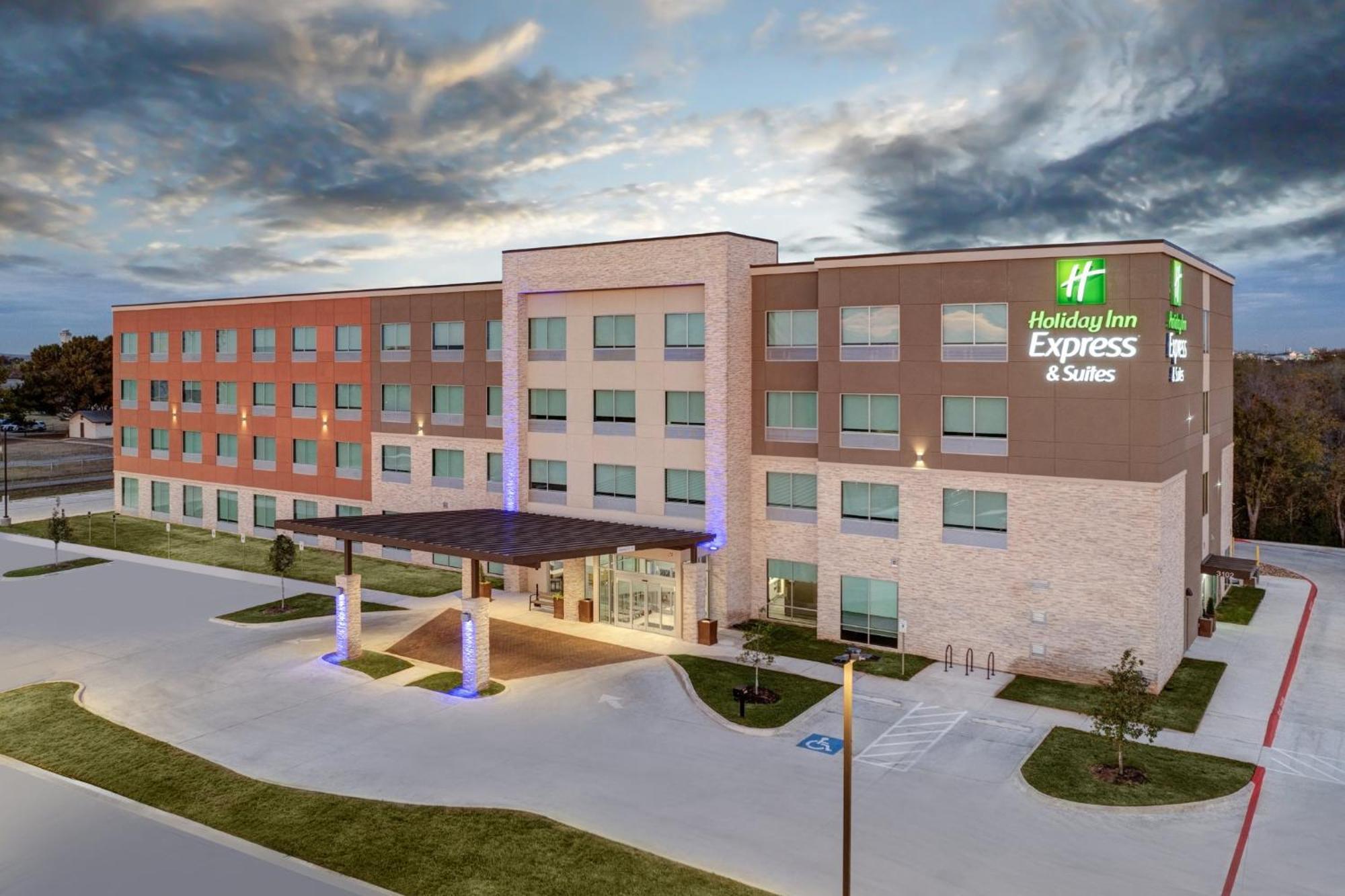 Holiday Inn Express & Suites Austin Airport East By Ihg Esterno foto